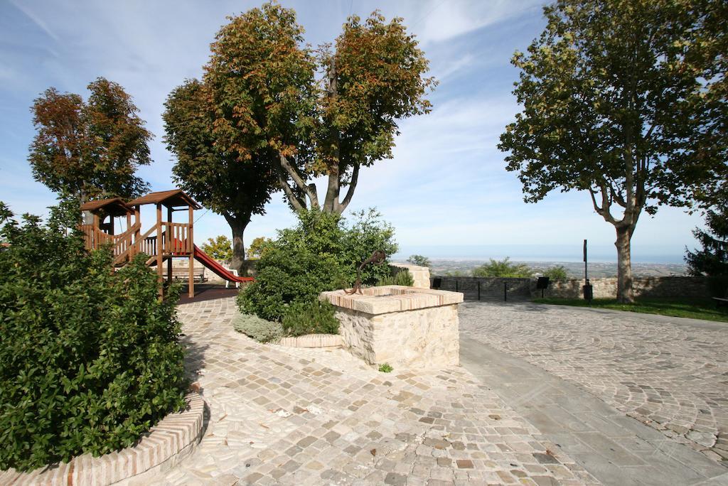 Albergo Centopini Gemmano ภายนอก รูปภาพ